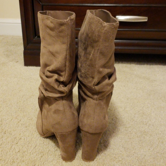 Boots - Picture 3 of 3